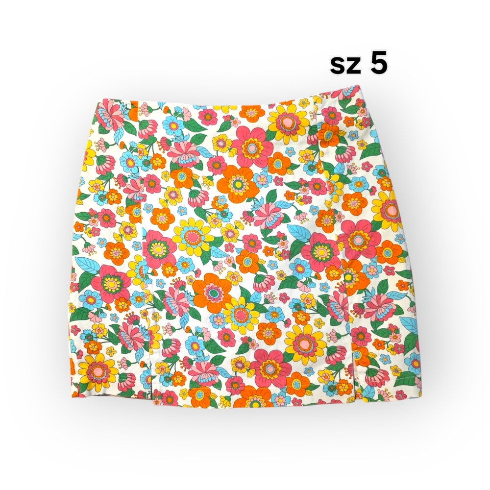 Retro Style Love on a Hanger sz 5 Vibrant Floral Miniskirt Floral Women's Skirt